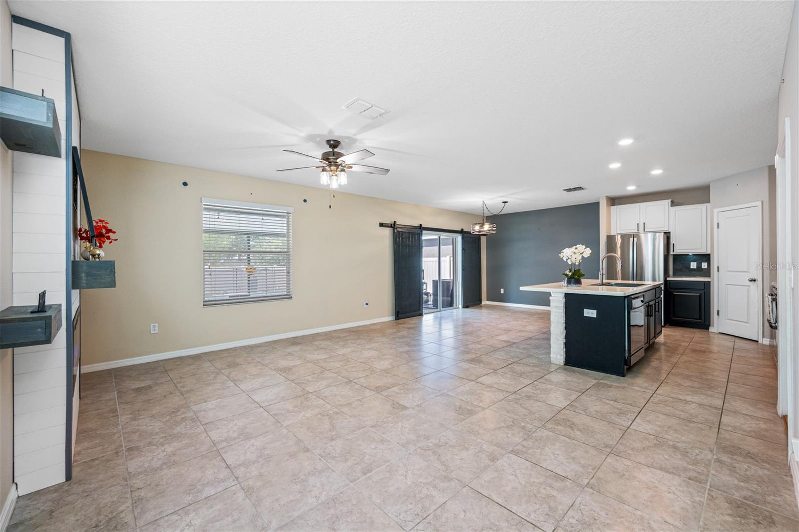 17035 PEACEFUL VALLEY DR, WIMAUMA, FL, 33598