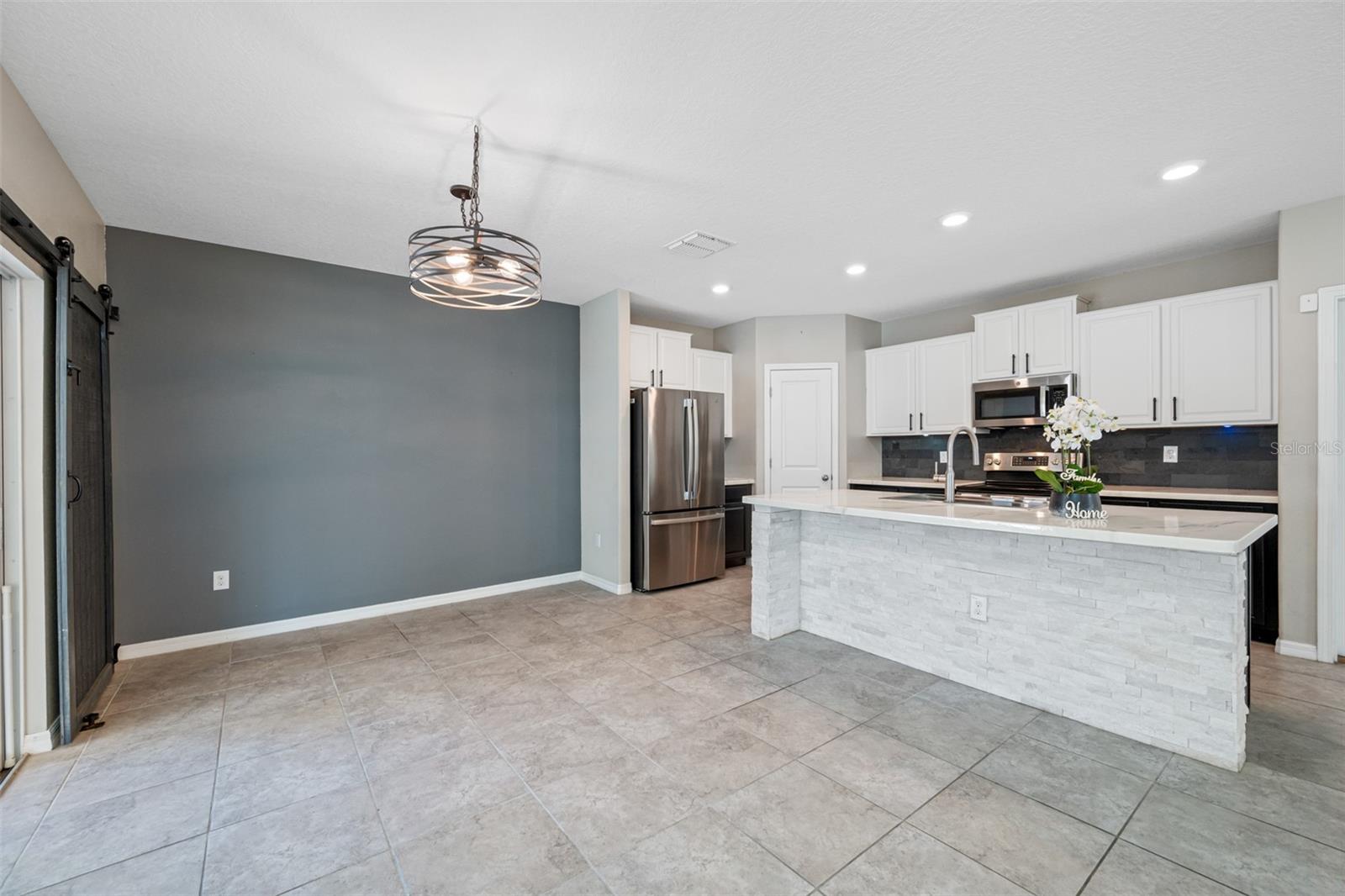 17035 PEACEFUL VALLEY DR, WIMAUMA, FL, 33598