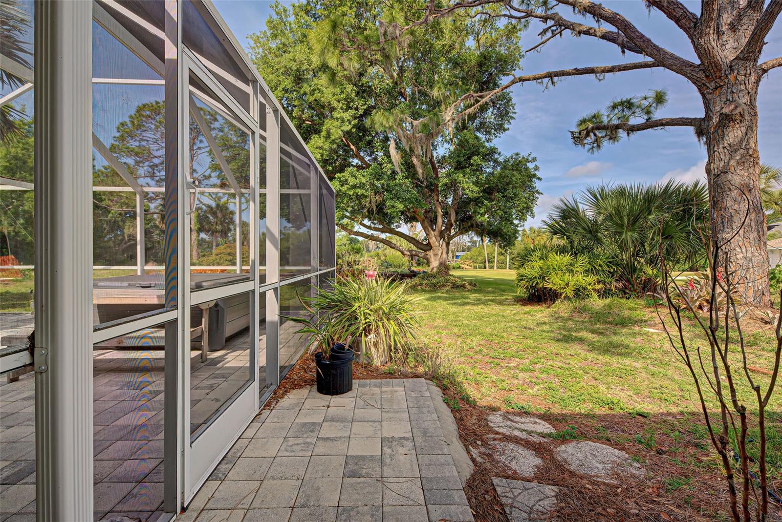 110 S OXFORD DR, ENGLEWOOD, FL, 34223
