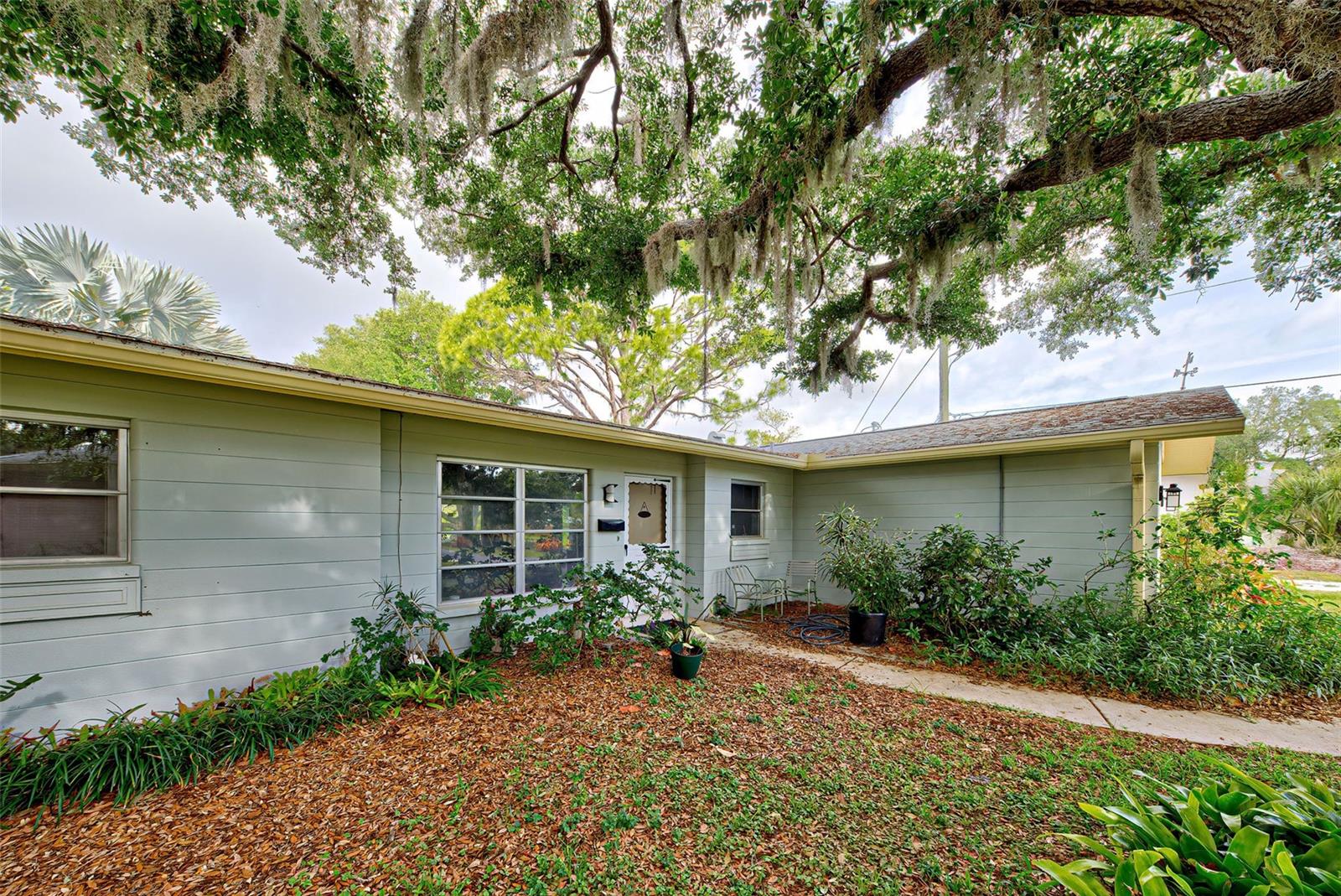 110 S OXFORD DR, ENGLEWOOD, FL, 34223