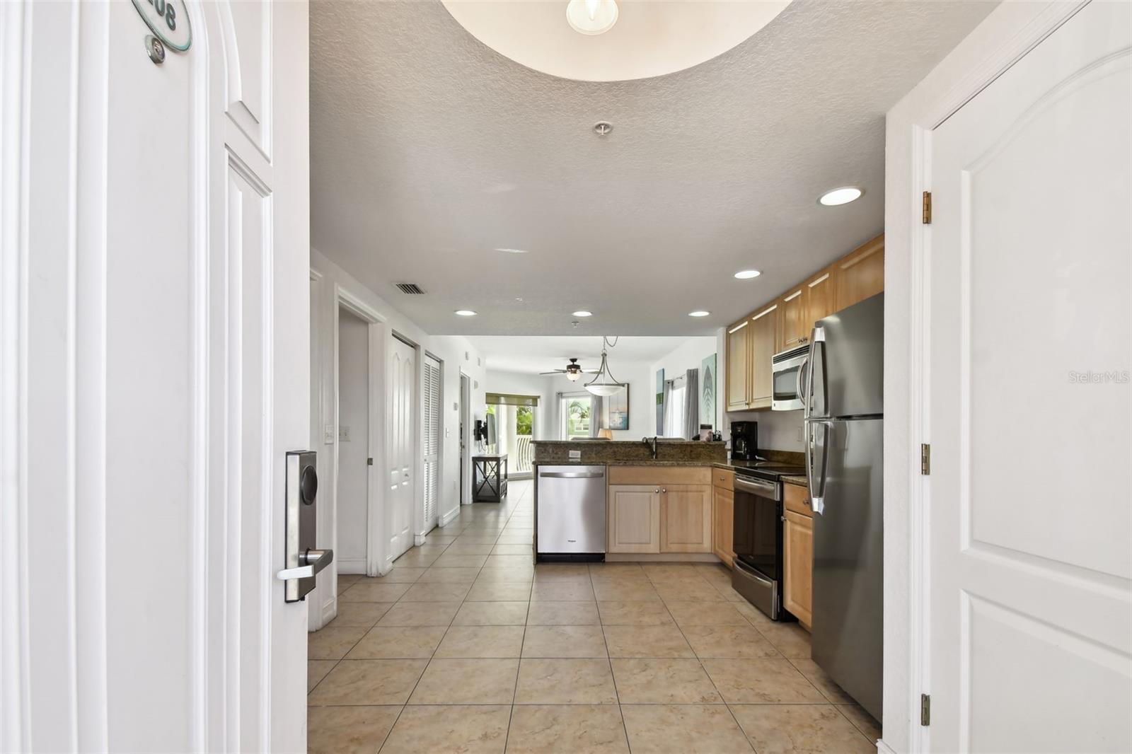11605 GULF BLVD #208, TREASURE ISLAND, FL, 33706