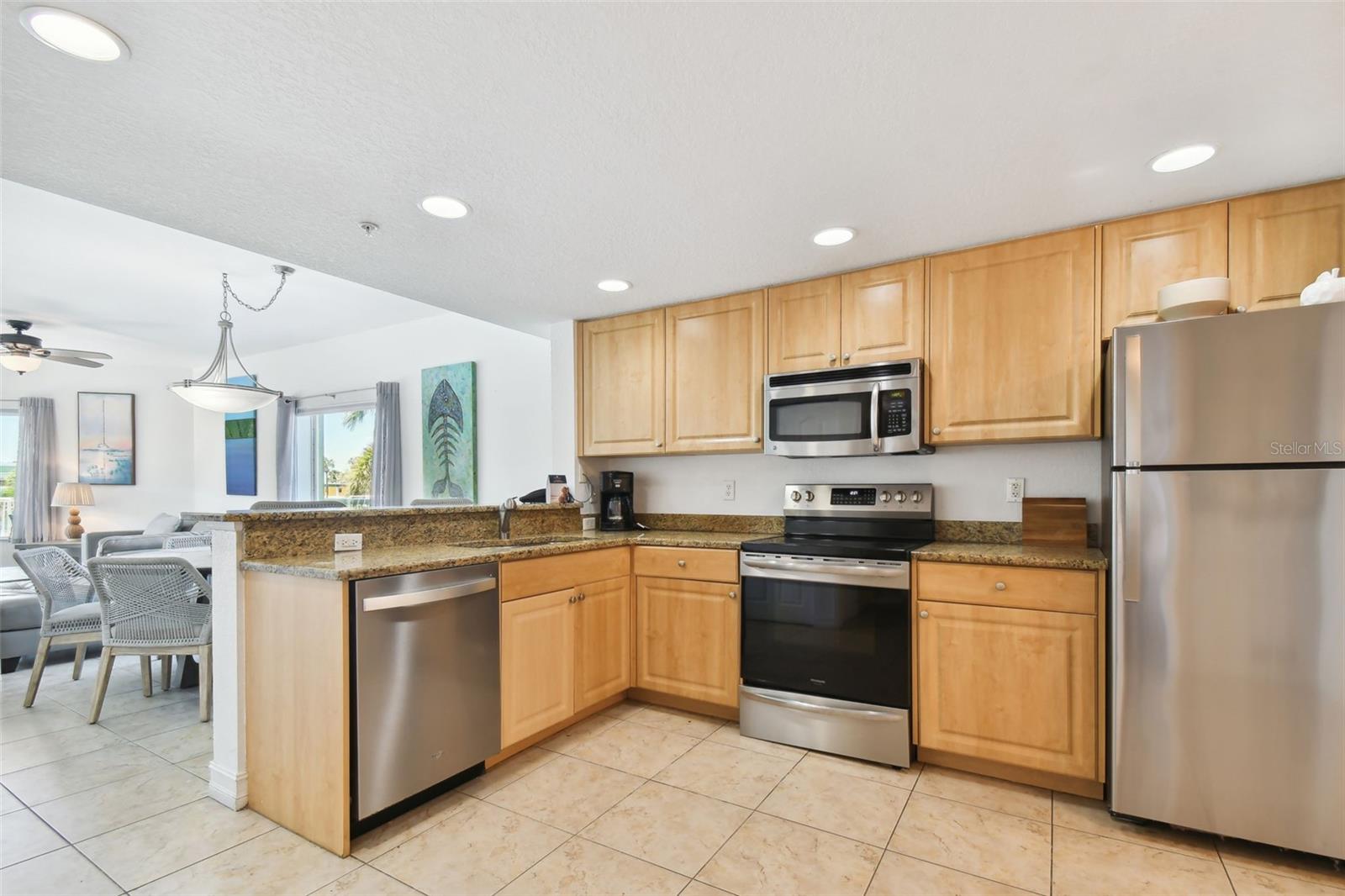 11605 GULF BLVD #208, TREASURE ISLAND, FL, 33706