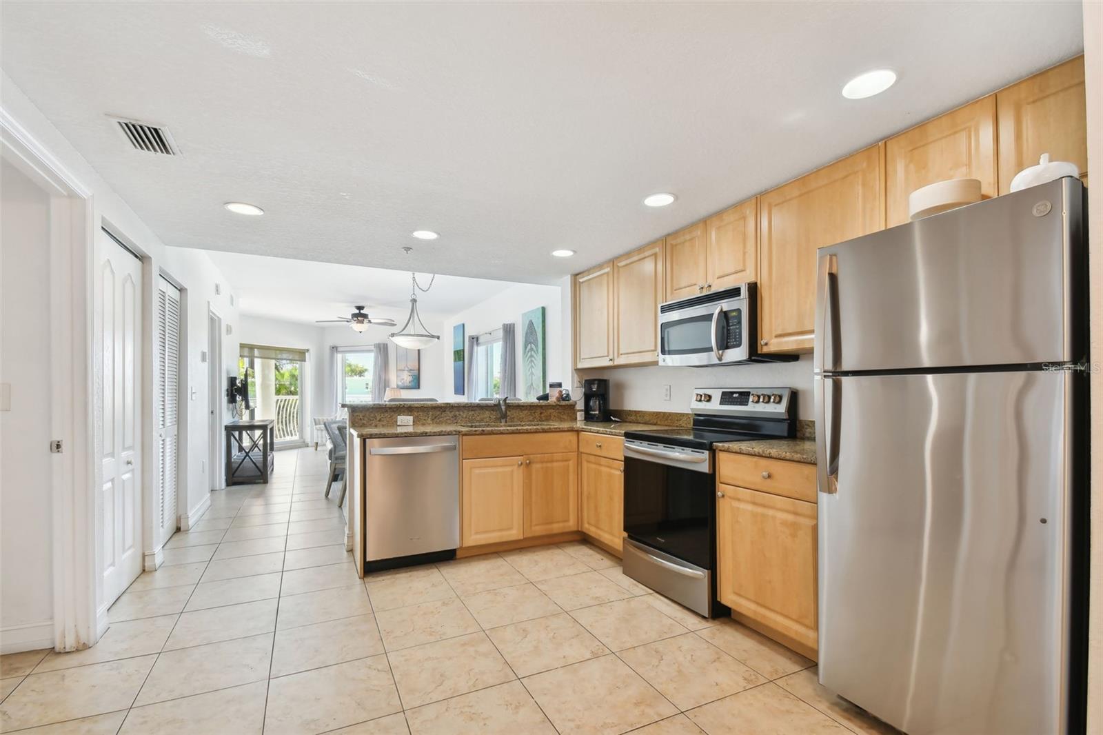 11605 GULF BLVD #208, TREASURE ISLAND, FL, 33706