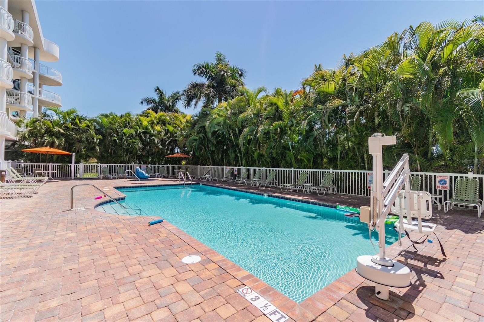 11605 GULF BLVD #208, TREASURE ISLAND, FL, 33706