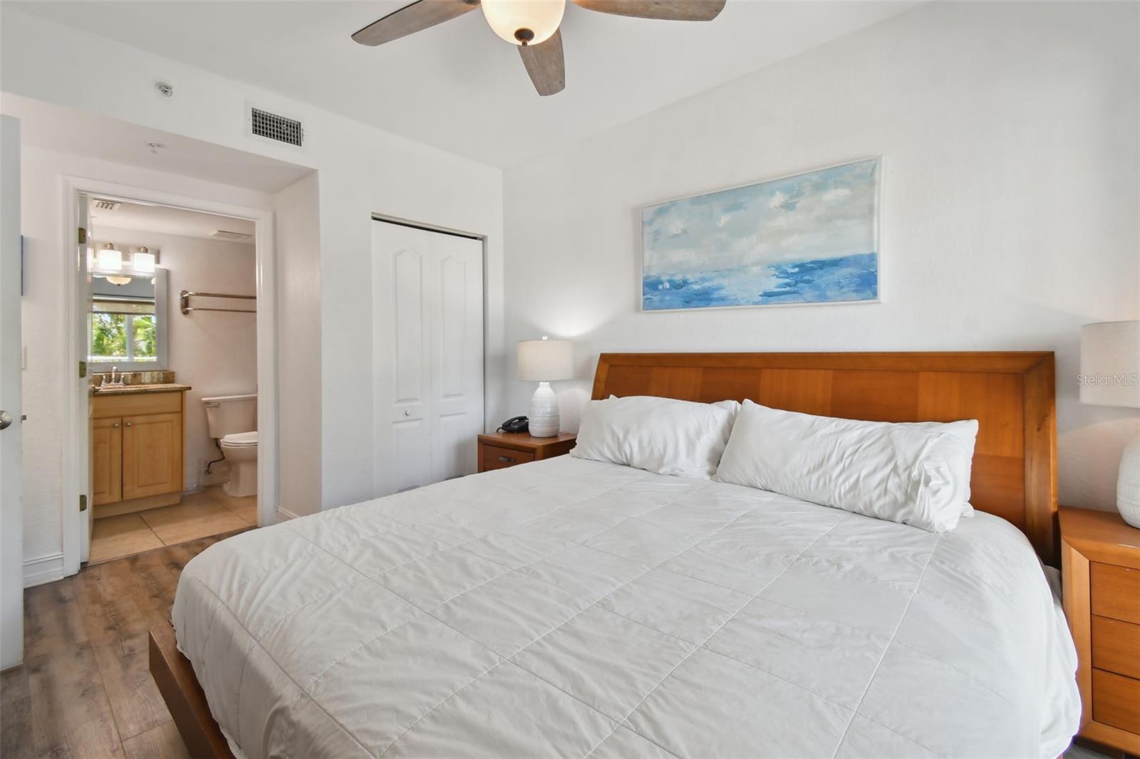 11605 GULF BLVD #208, TREASURE ISLAND, FL, 33706
