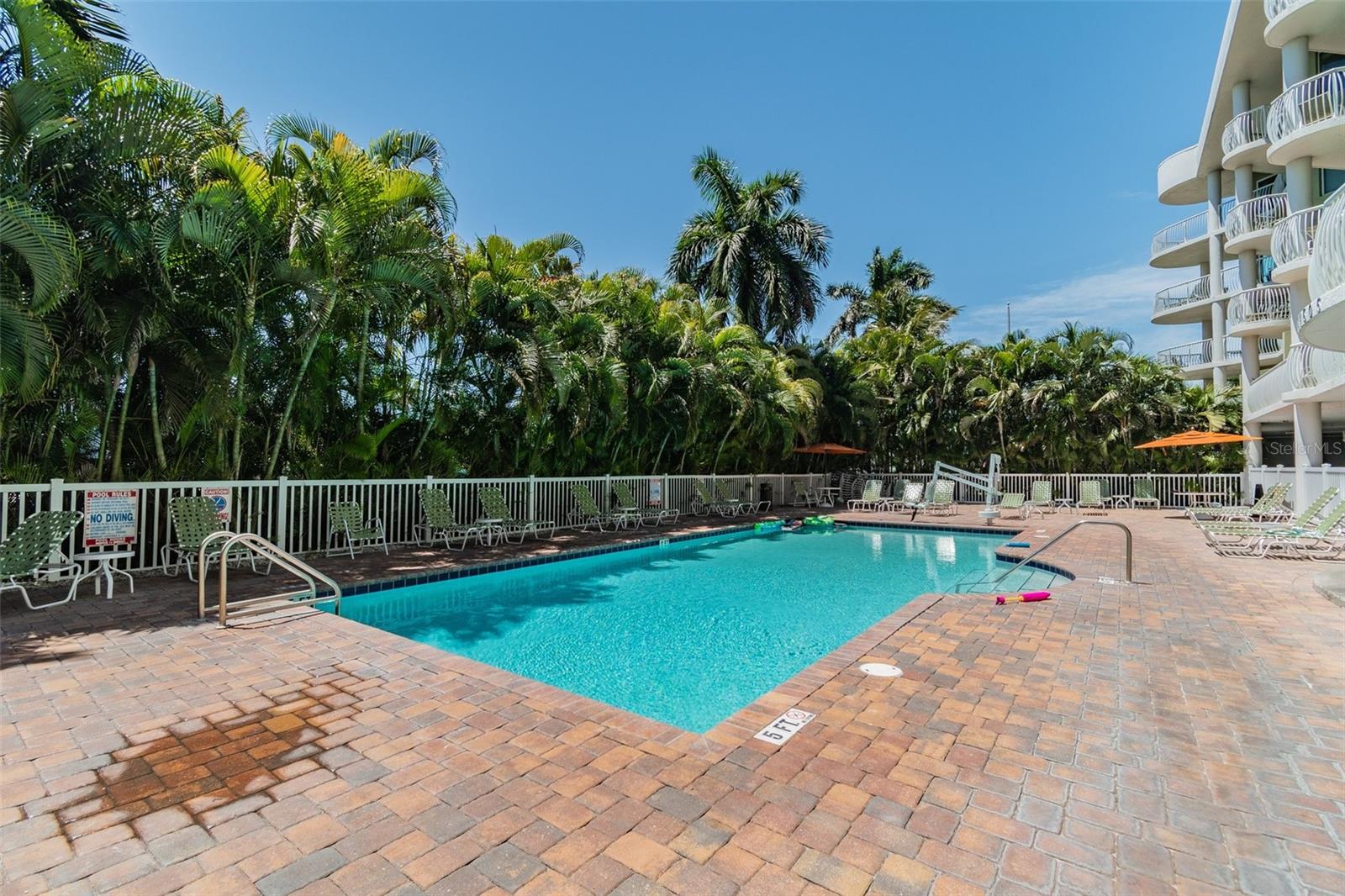 11605 GULF BLVD #208, TREASURE ISLAND, FL, 33706