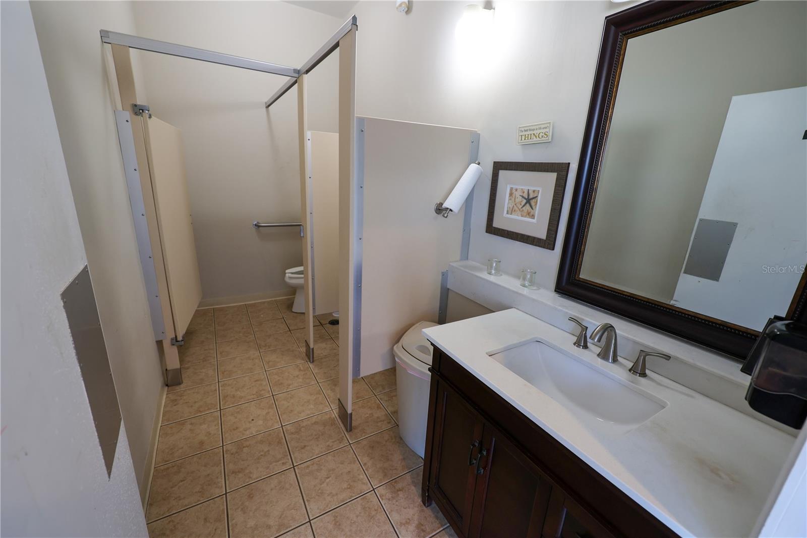 1600 BANYAN DR, VENICE, FL, 34293