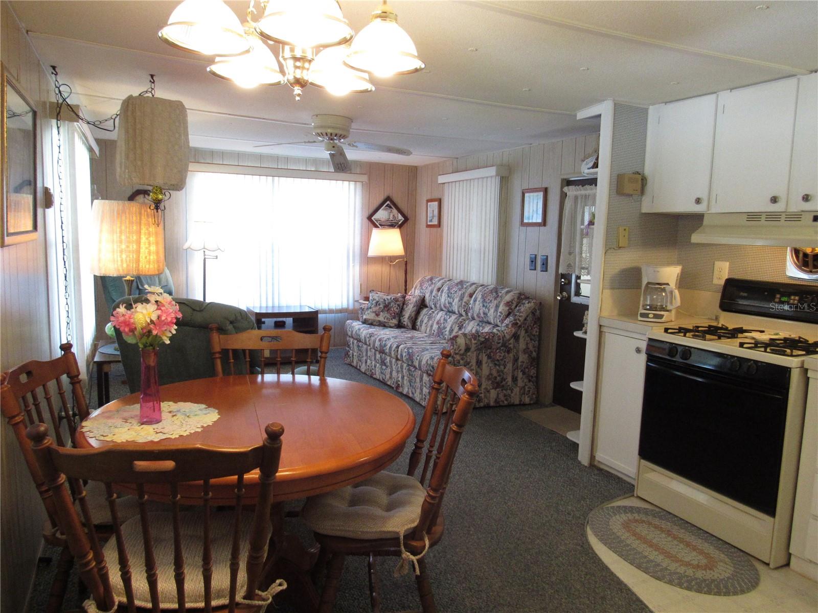 37112 SANDRA AVE, ZEPHYRHILLS, FL, 33542