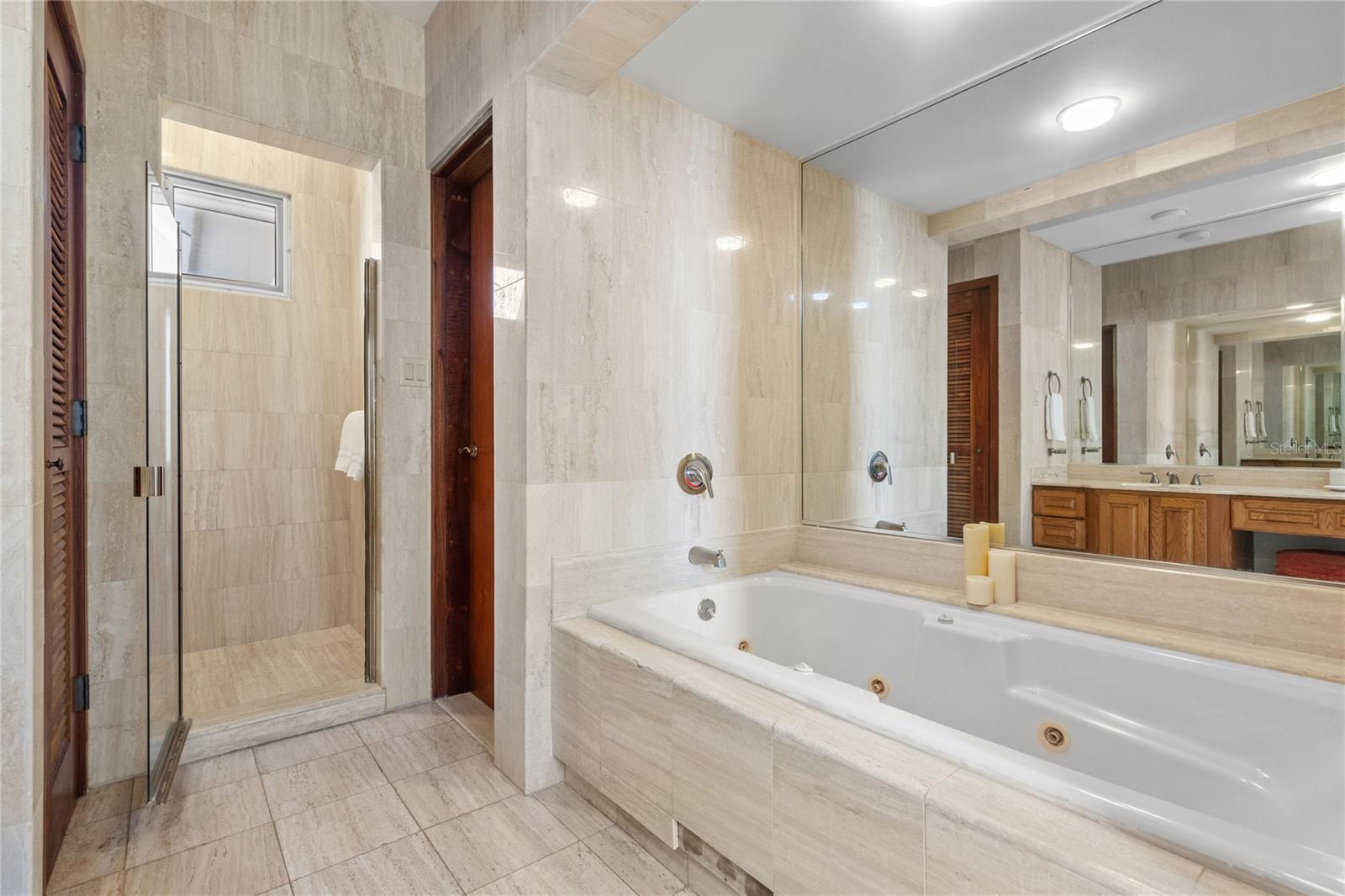 PR9105564 Property Photo