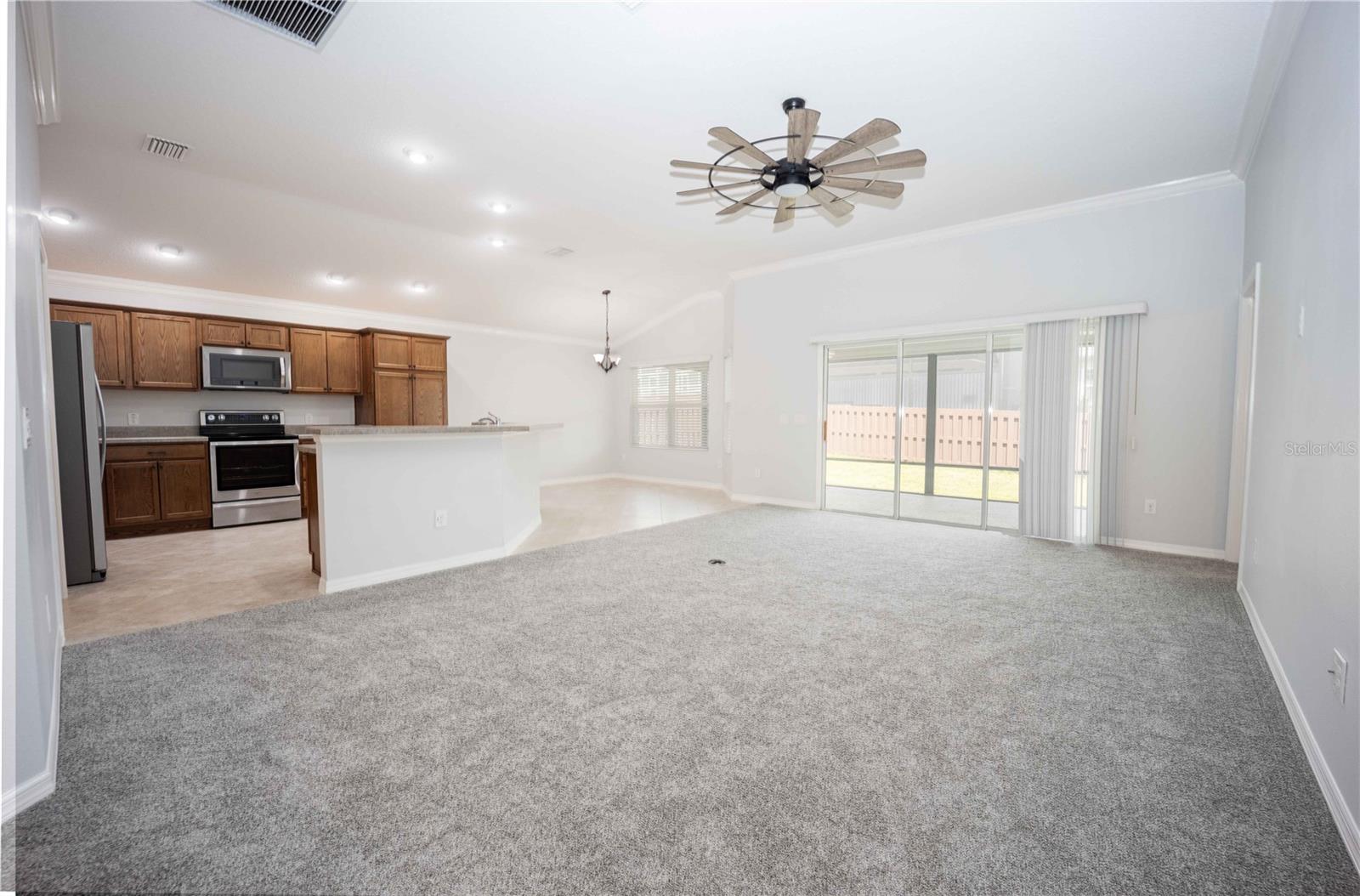 3277 SENNETT CIR, OXFORD, FL, 34484