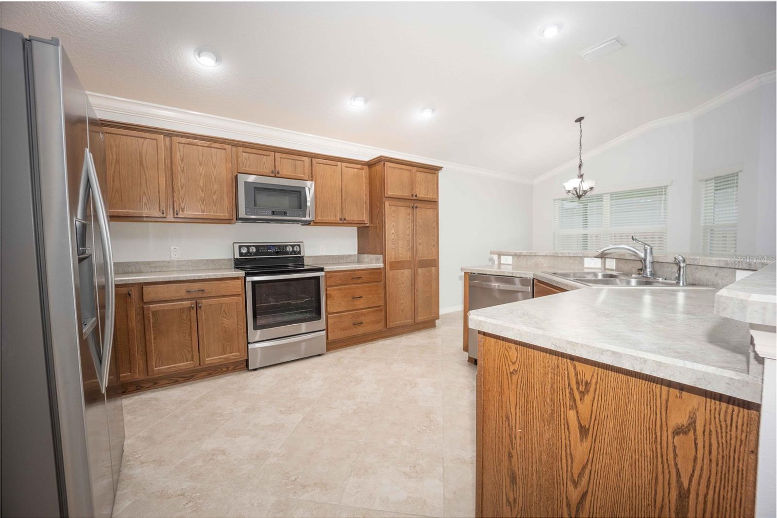 3277 SENNETT CIR, OXFORD, FL, 34484