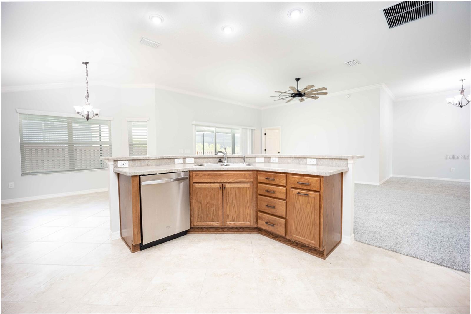 3277 SENNETT CIR, OXFORD, FL, 34484
