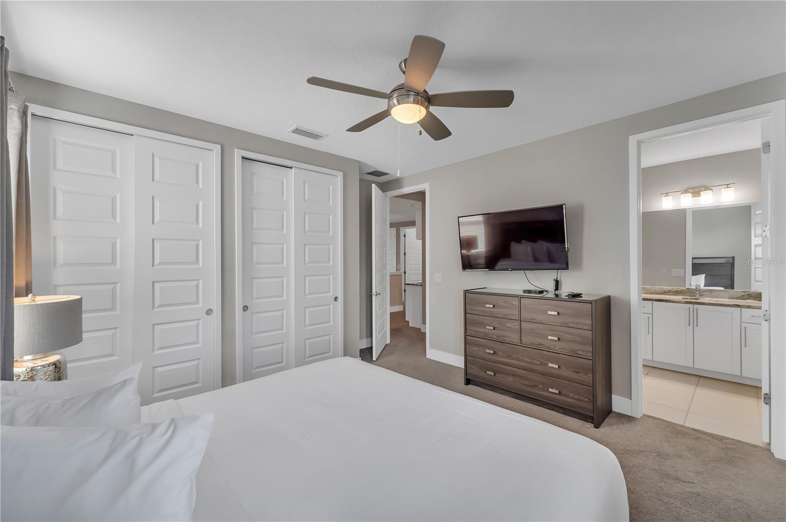 300 FALLS DR, KISSIMMEE, FL, 34747