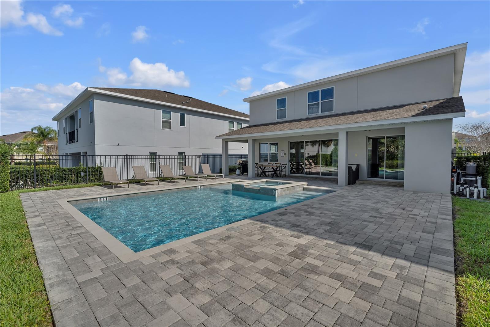 300 FALLS DR, KISSIMMEE, FL, 34747