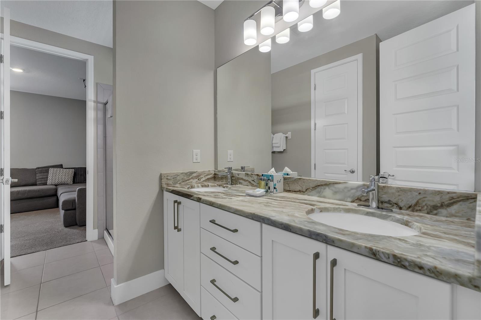 300 FALLS DR, KISSIMMEE, FL, 34747