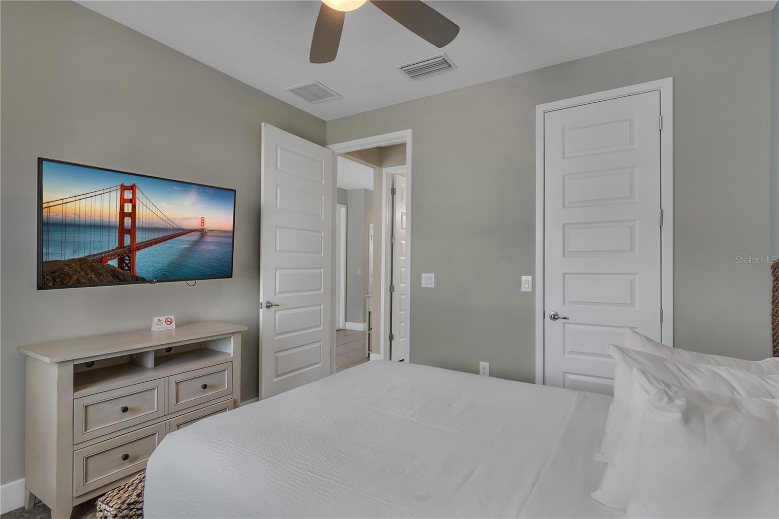 300 FALLS DR, KISSIMMEE, FL, 34747