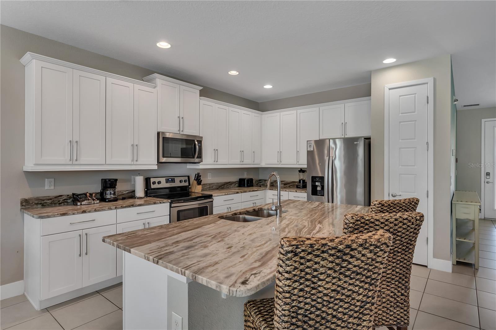 300 FALLS DR, KISSIMMEE, FL, 34747
