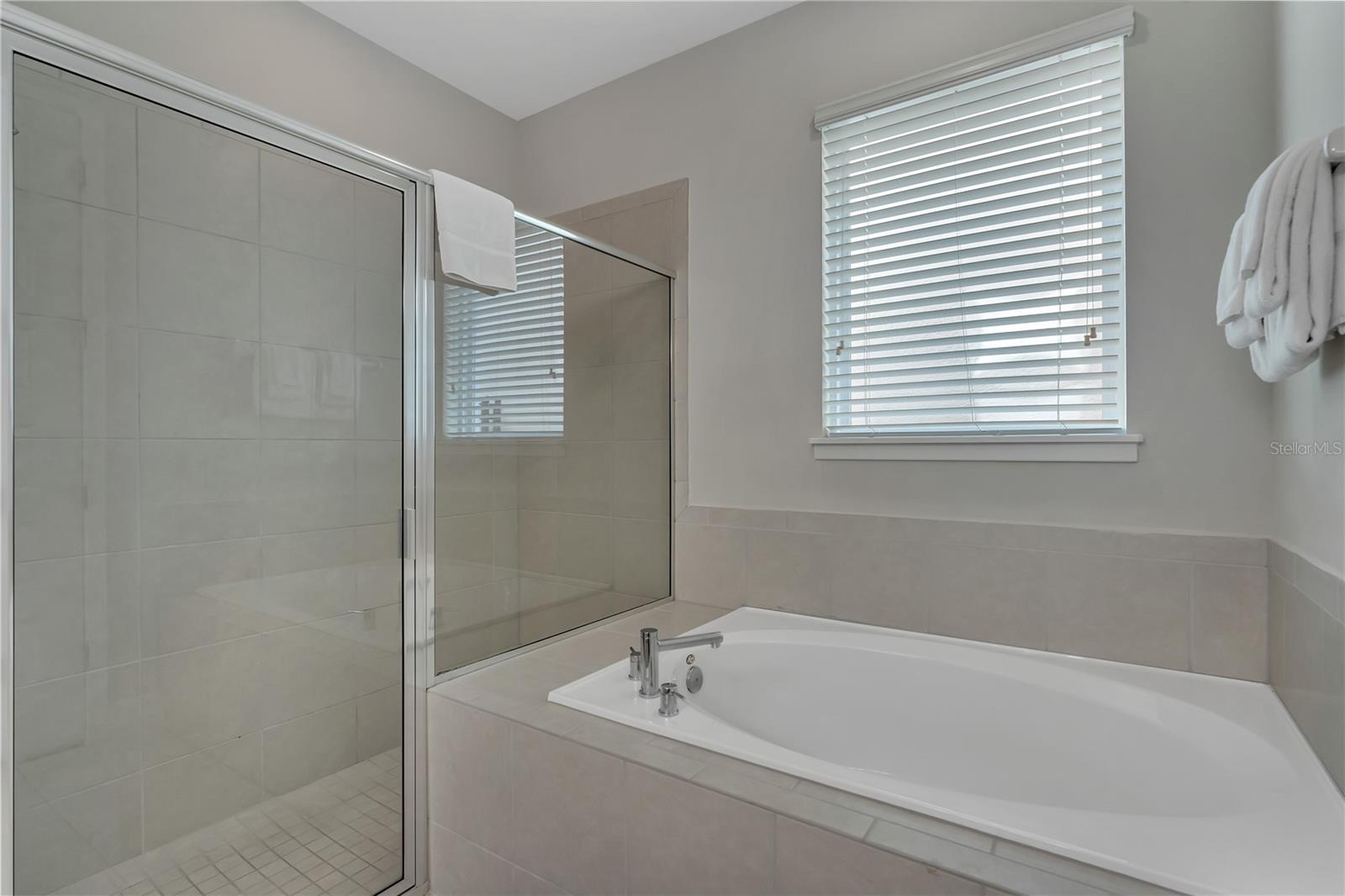 300 FALLS DR, KISSIMMEE, FL, 34747