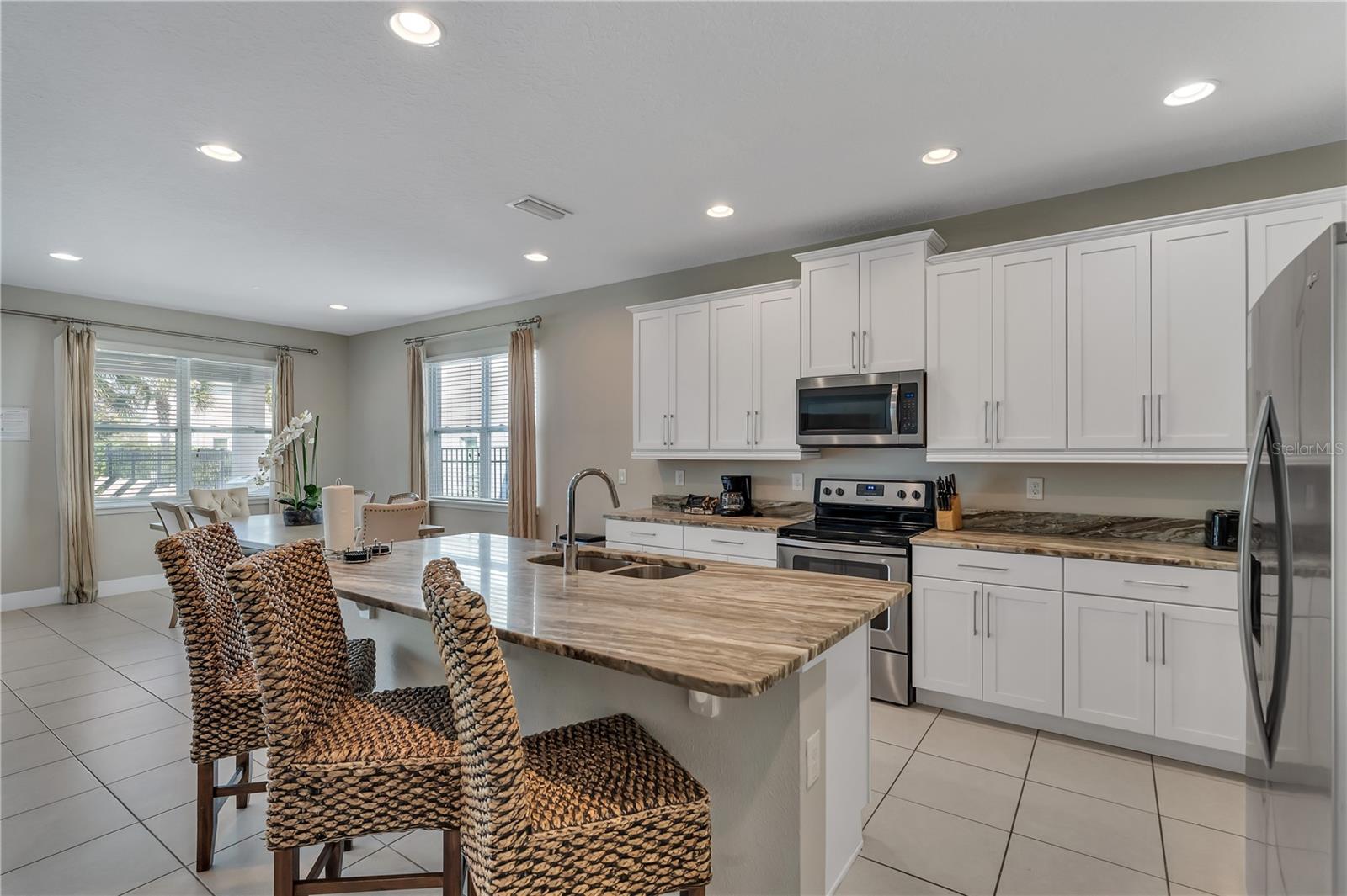 300 FALLS DR, KISSIMMEE, FL, 34747