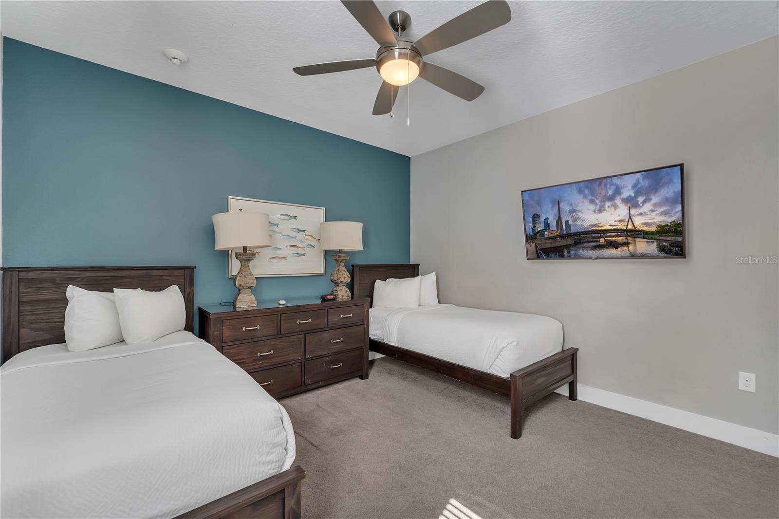 300 FALLS DR, KISSIMMEE, FL, 34747