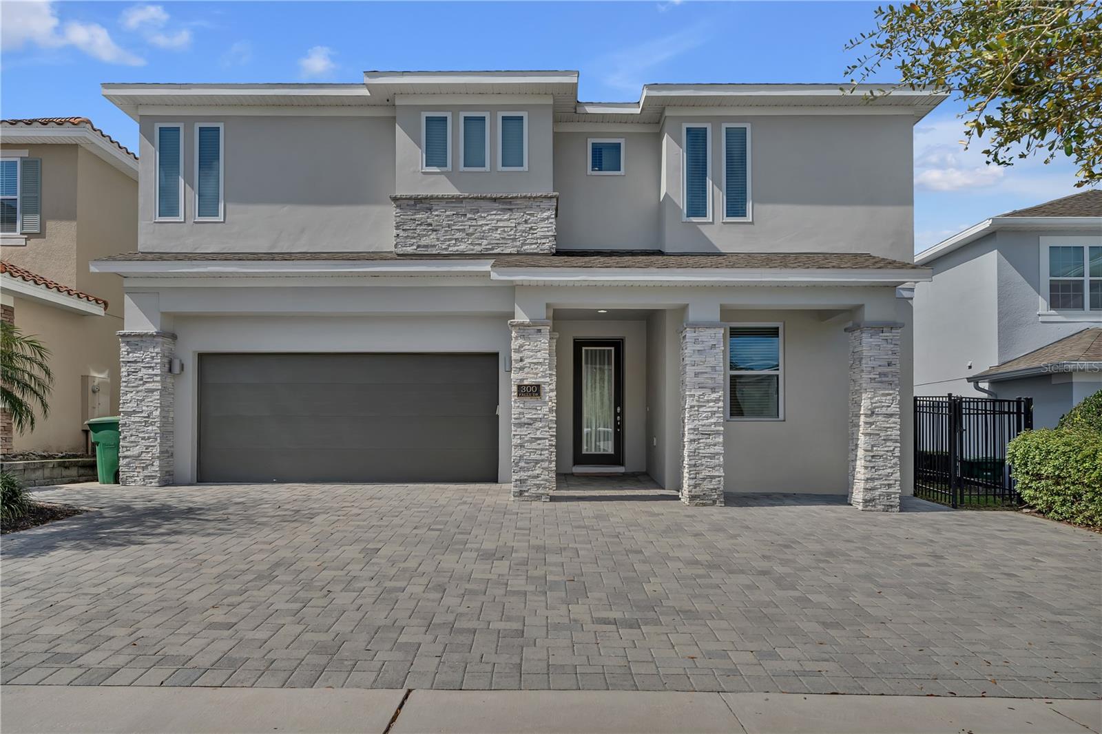 300 FALLS DR, KISSIMMEE, FL, 34747