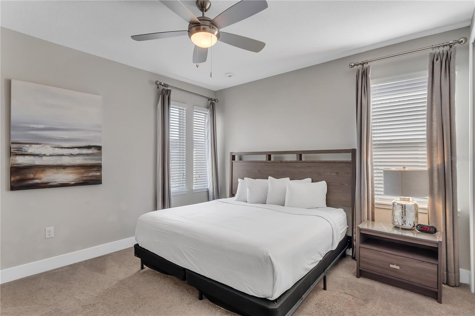 300 FALLS DR, KISSIMMEE, FL, 34747