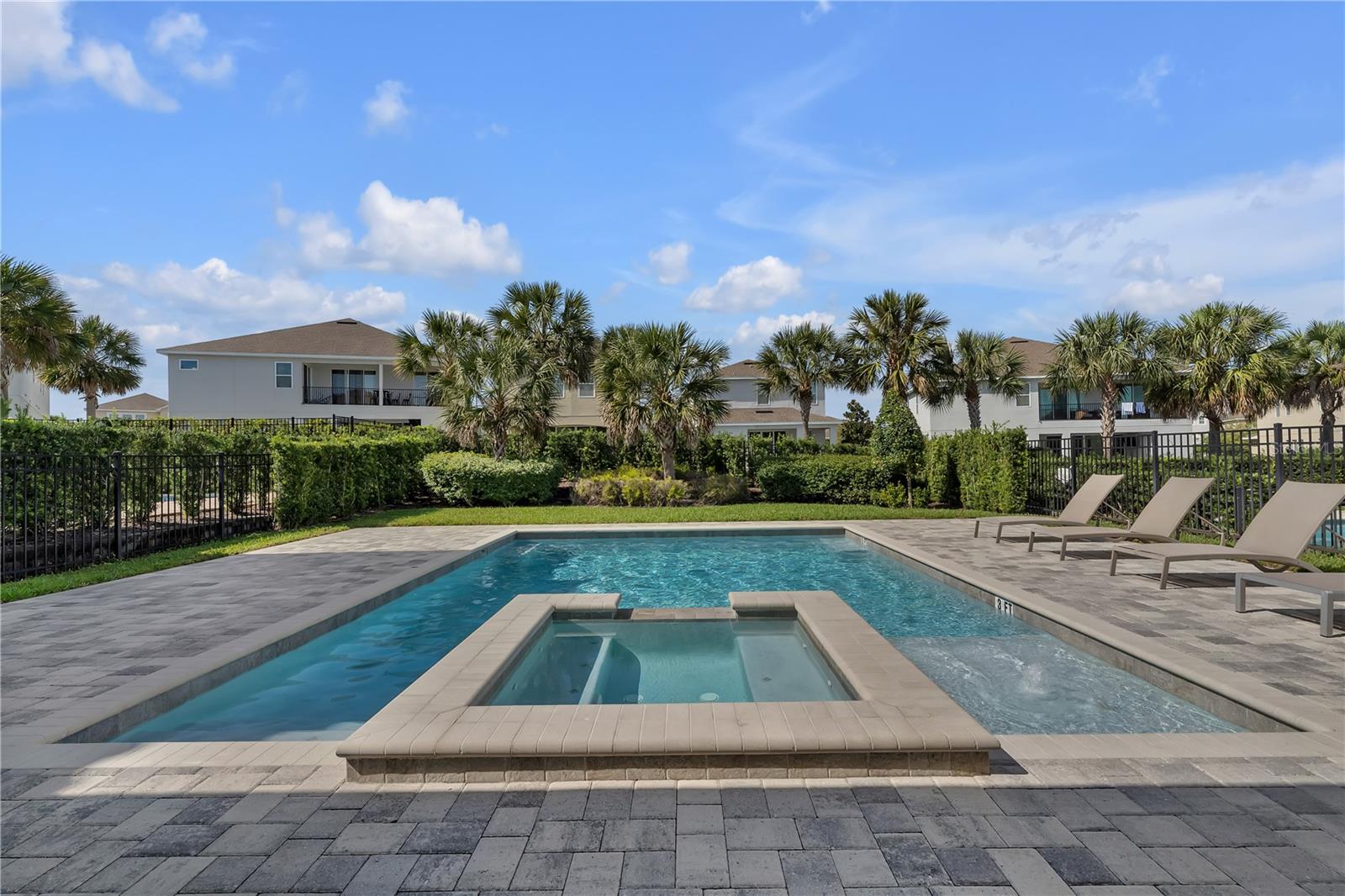 300 FALLS DR, KISSIMMEE, FL, 34747