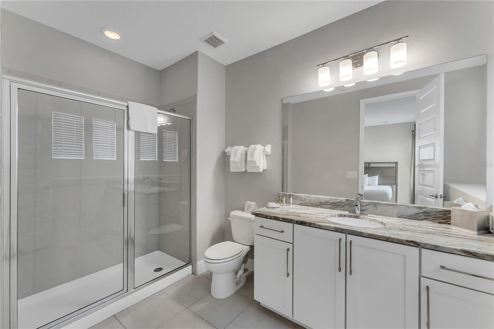 300 FALLS DR, KISSIMMEE, FL, 34747