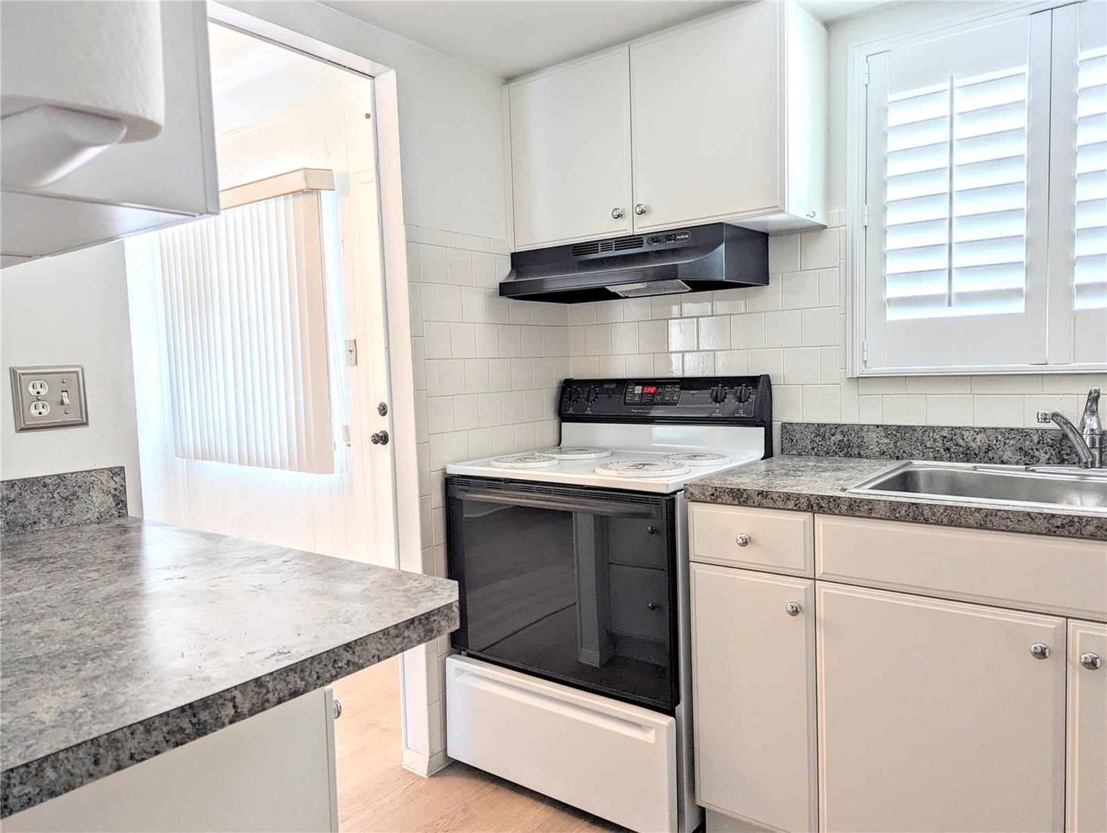 2051 SUNSET DR #G4, BRADENTON, FL, 34207