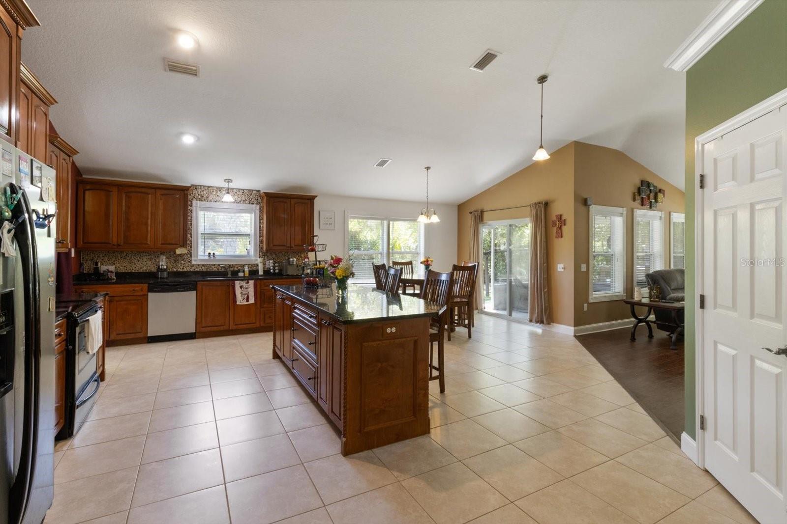 702 N MCGOWAN AVE, CRYSTAL RIVER, FL, 34429