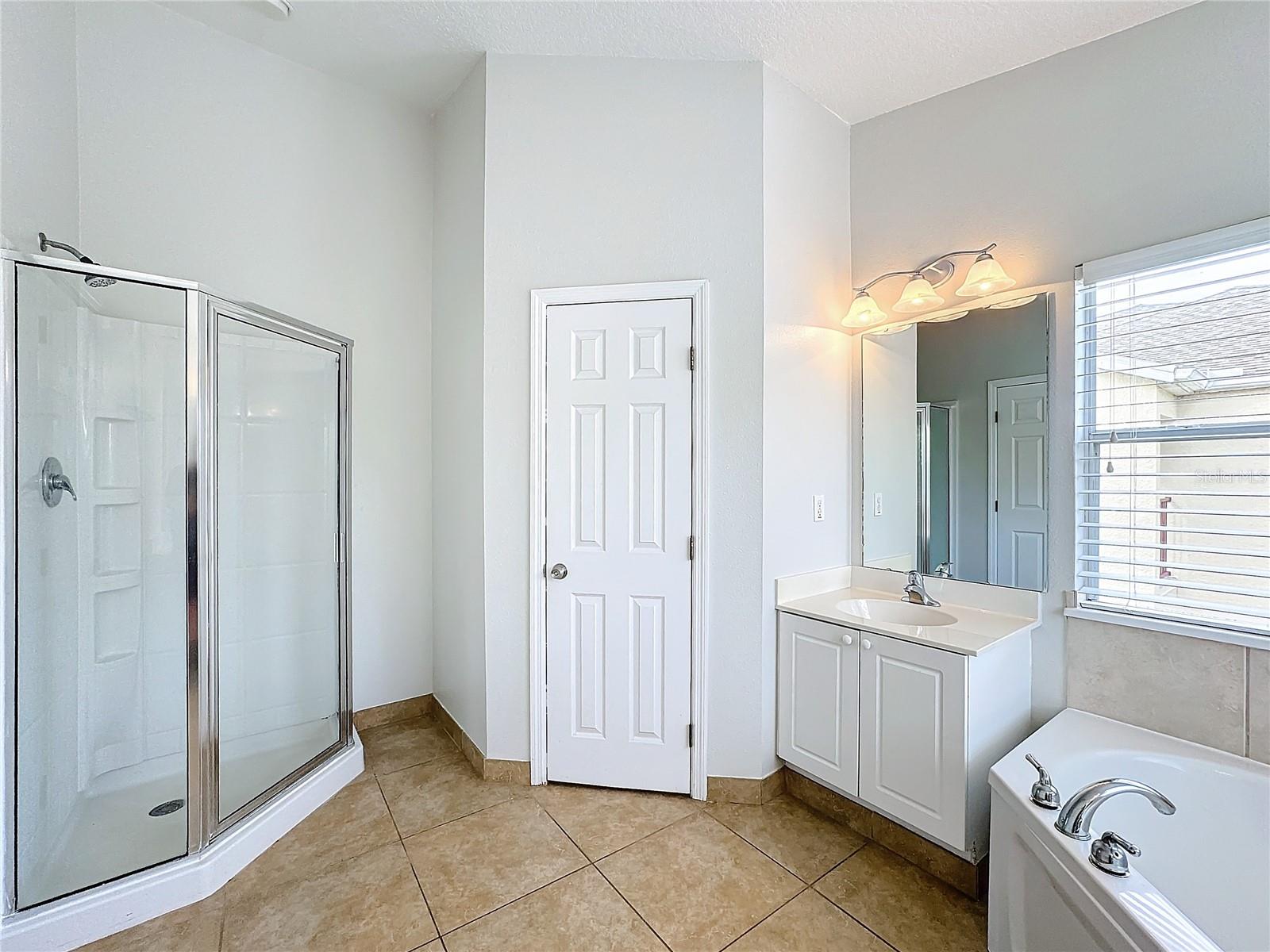 2830 CLUB CORTILE CIRCLE, KISSIMMEE, FL, 34746