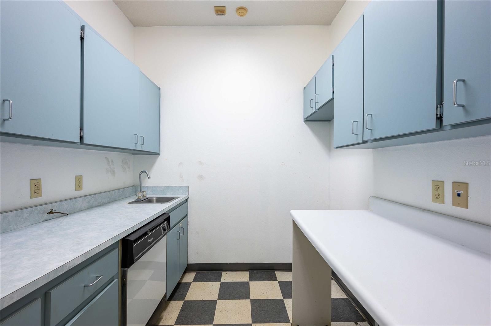 37802 MEDICAL ARTS CT, ZEPHYRHILLS, FL, 33541