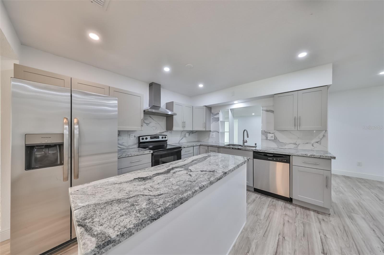 4824 HUNTINGTON ST NE, ST PETERSBURG, FL, 33703