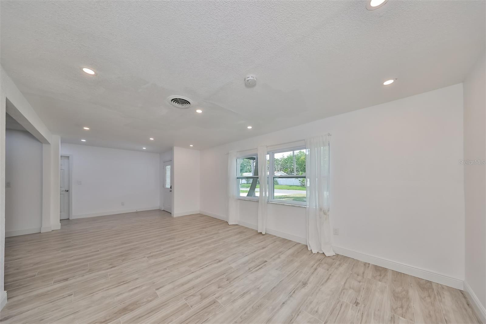 4824 HUNTINGTON ST NE, ST PETERSBURG, FL, 33703