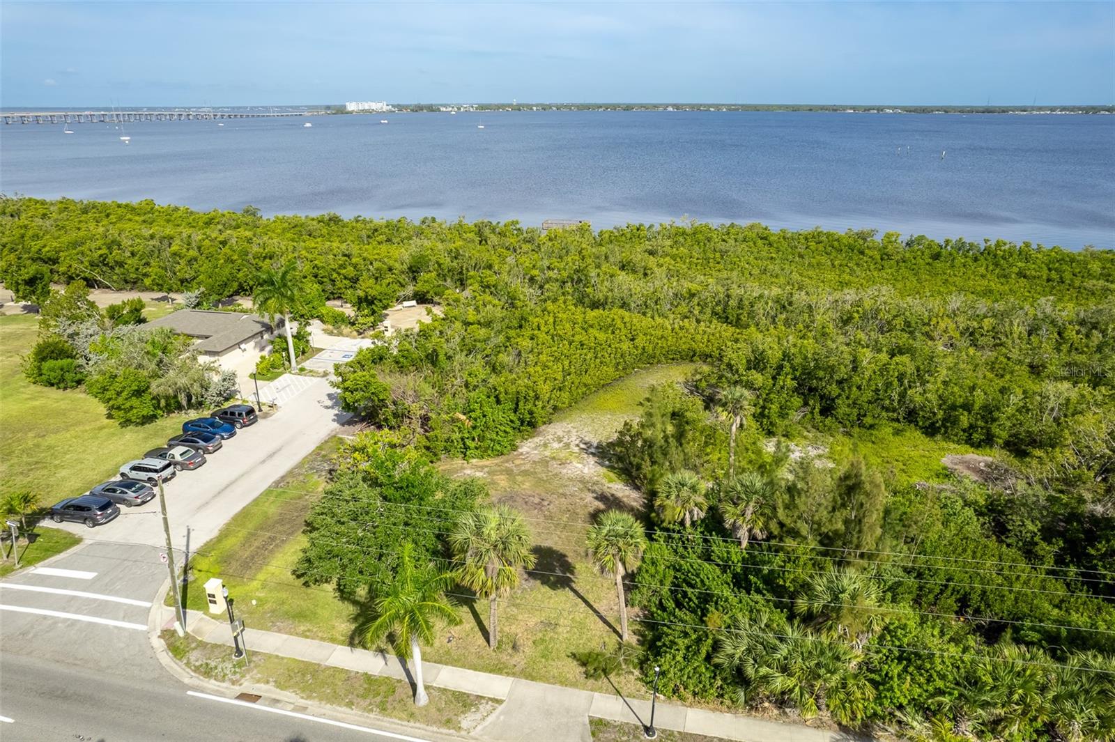 806 E MARION AVE, PUNTA GORDA, FL, 33950