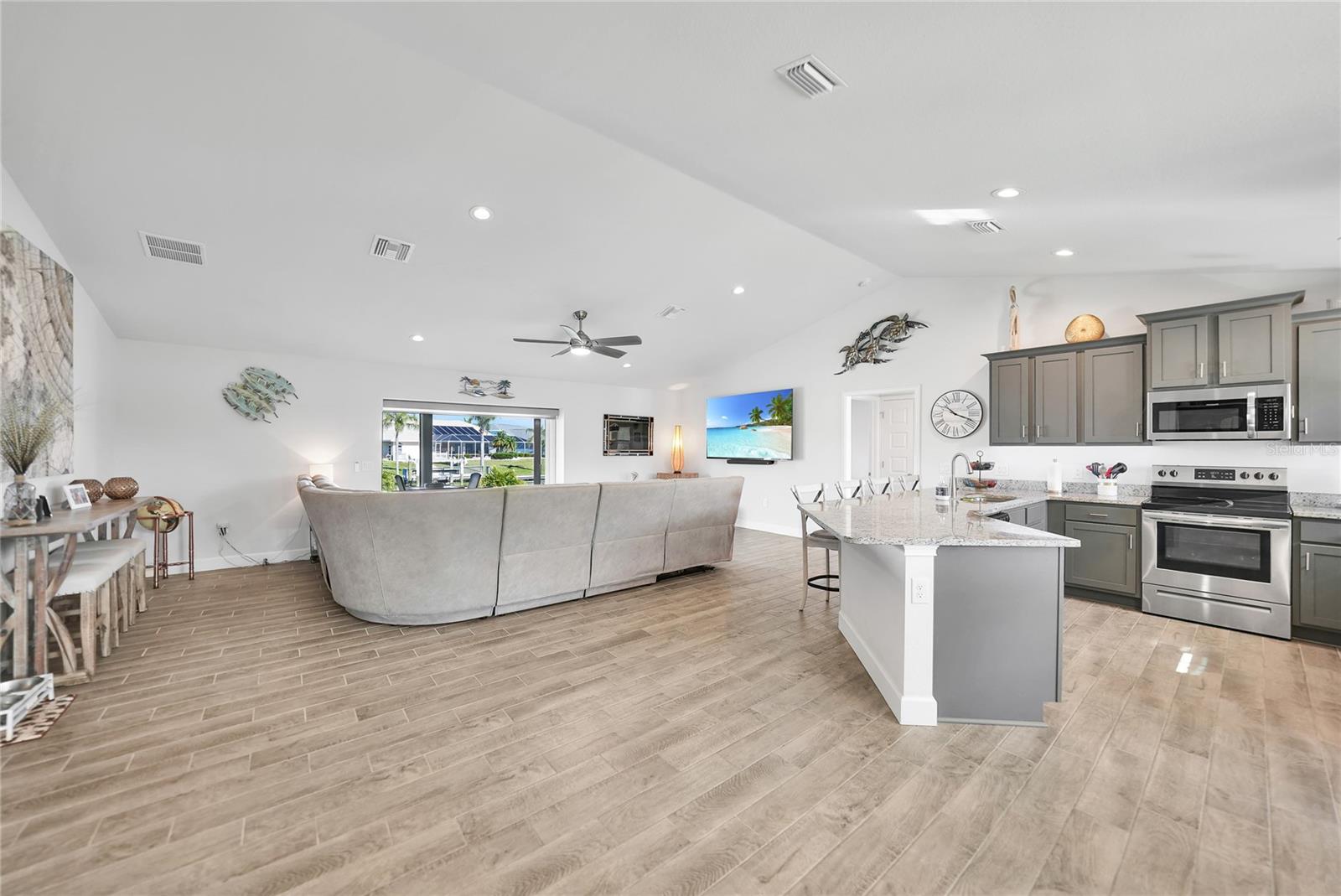 9194 IMPALA CIR, PORT CHARLOTTE, FL, 33981