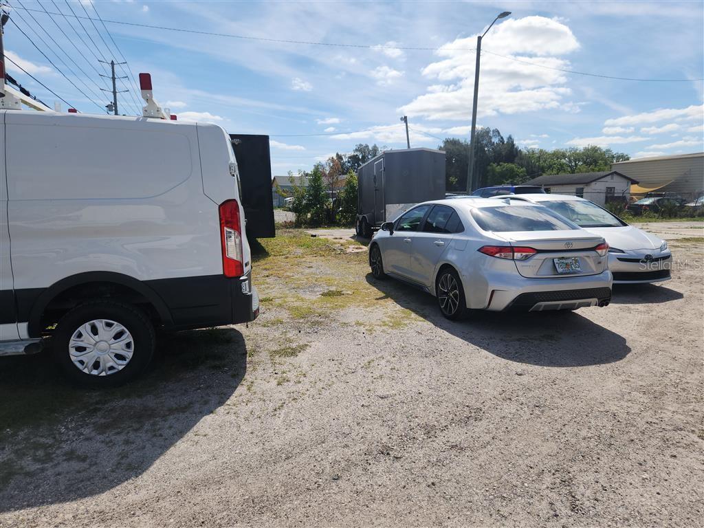 8112 E COLONIAL DR, ORLANDO, FL, 32817