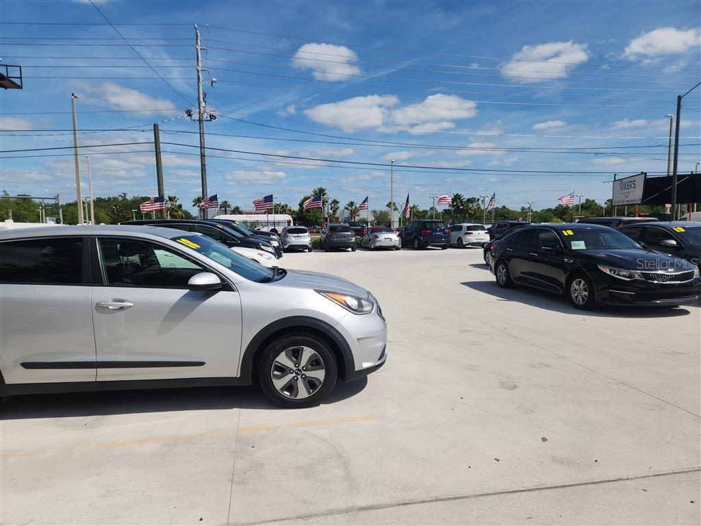 8112 E COLONIAL DR, ORLANDO, FL, 32817