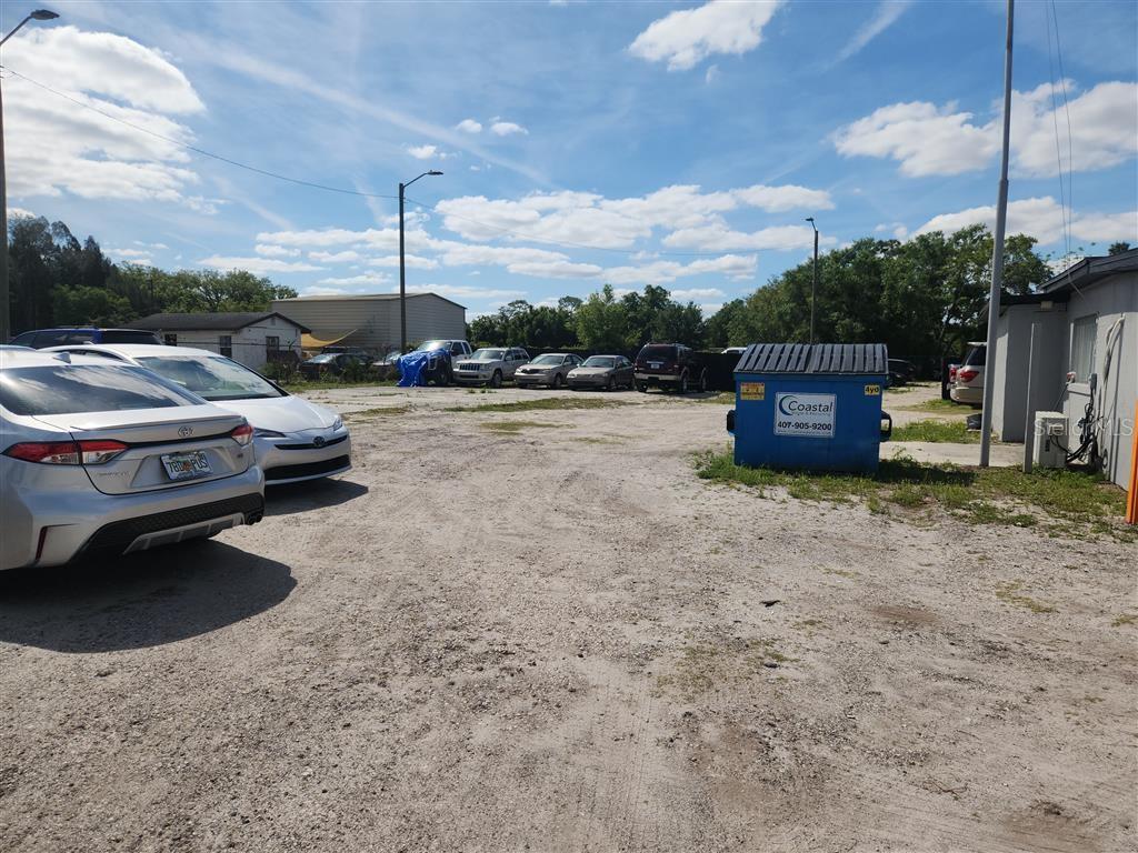 8112 E COLONIAL DR, ORLANDO, FL, 32817