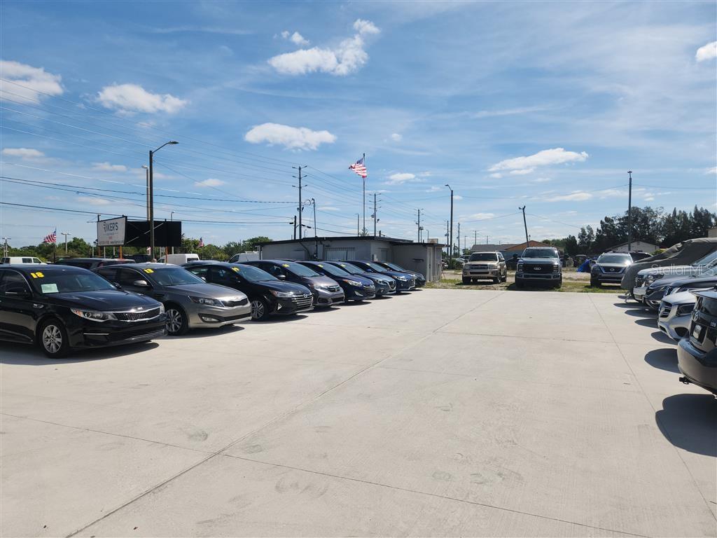 8112 E COLONIAL DR, ORLANDO, FL, 32817