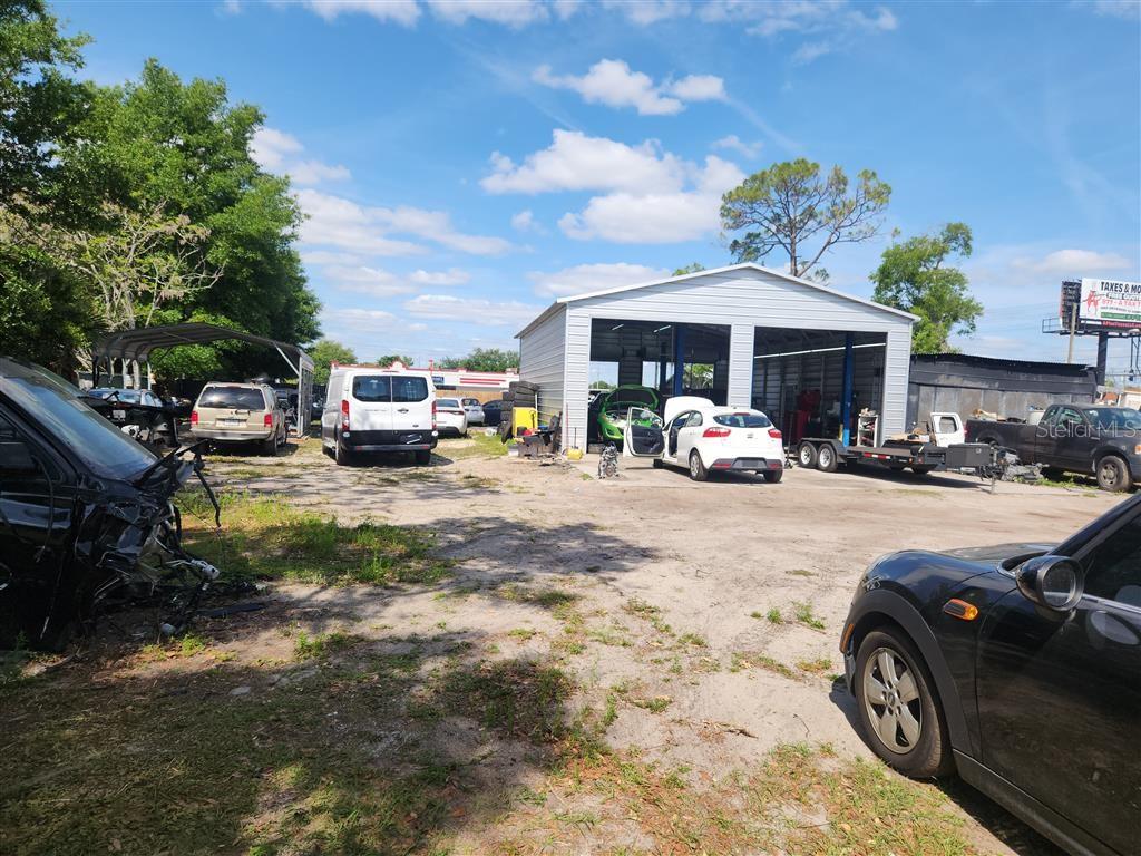 8112 E COLONIAL DR, ORLANDO, FL, 32817