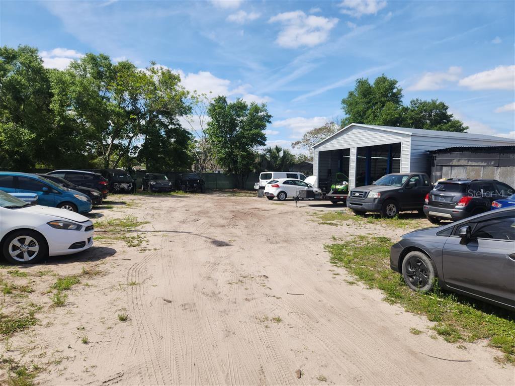 8112 E COLONIAL DR, ORLANDO, FL, 32817