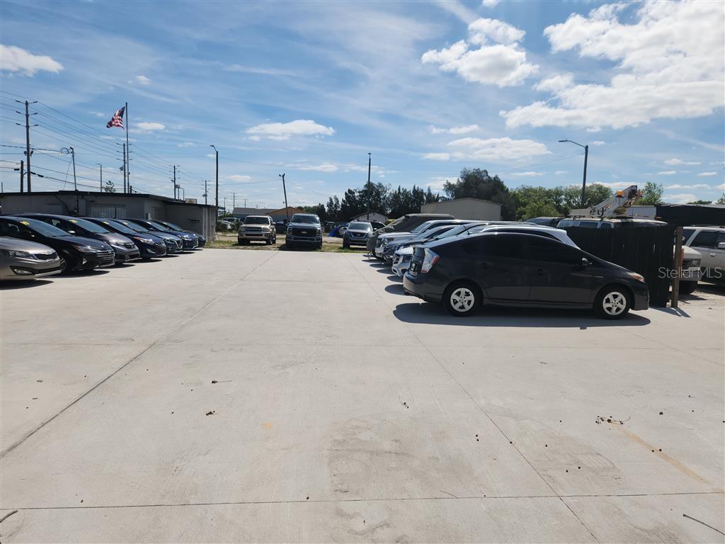 8112 E COLONIAL DR, ORLANDO, FL, 32817