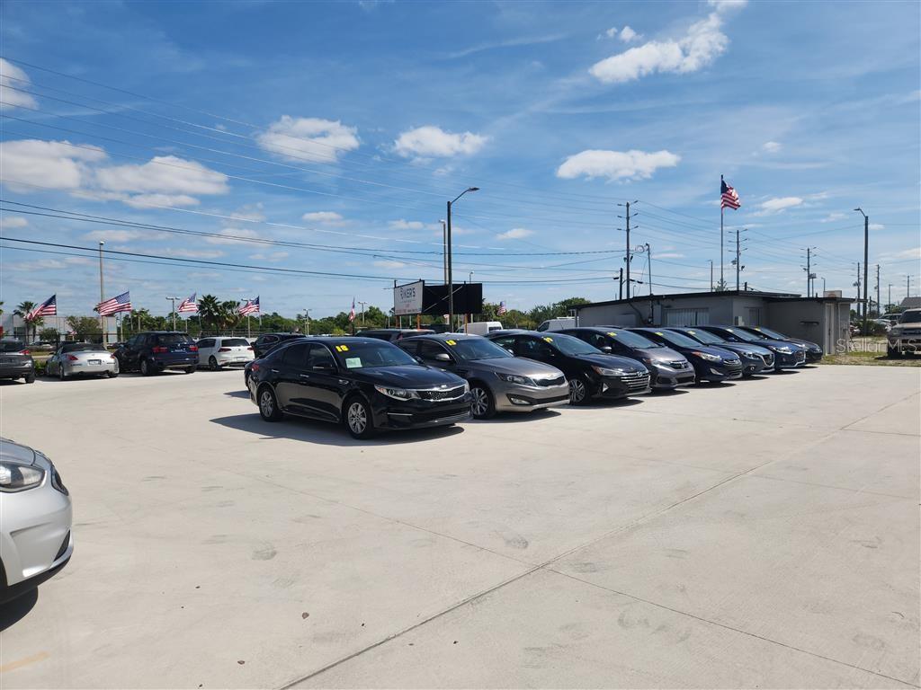 8112 E COLONIAL DR, ORLANDO, FL, 32817