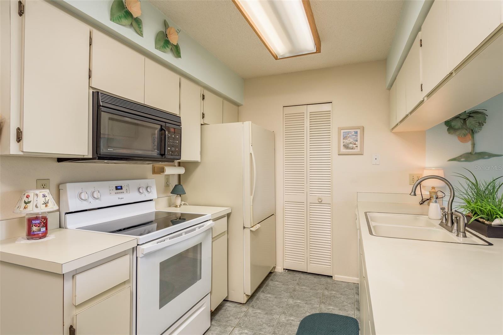 7210 27TH AVENUE DR W #7210, BRADENTON, FL, 34209