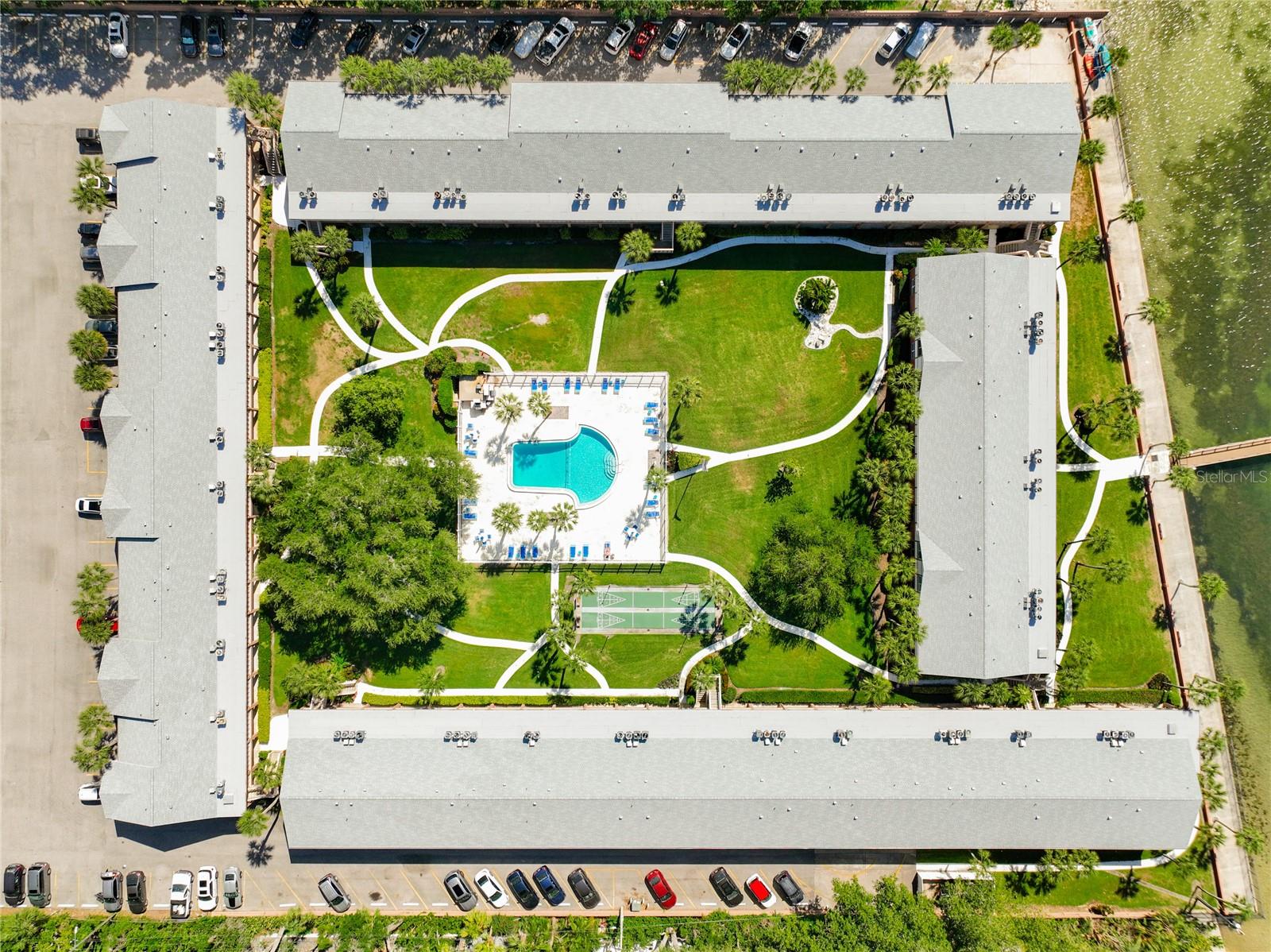 650 PINELLAS POINT DR S #128, ST PETERSBURG, FL, 33705