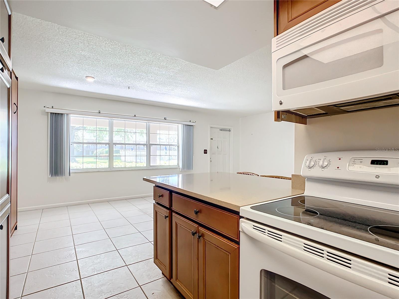 650 PINELLAS POINT DR S #128, ST PETERSBURG, FL, 33705