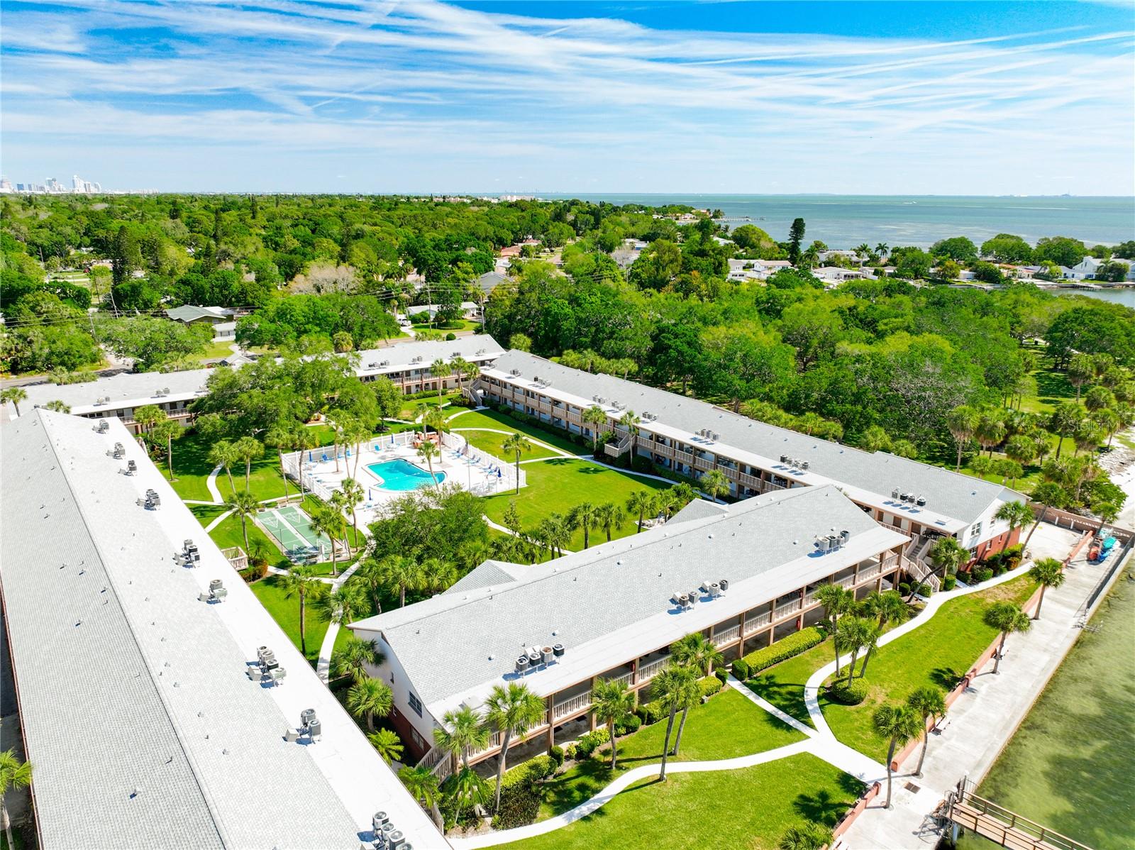 650 PINELLAS POINT DR S #128, ST PETERSBURG, FL, 33705