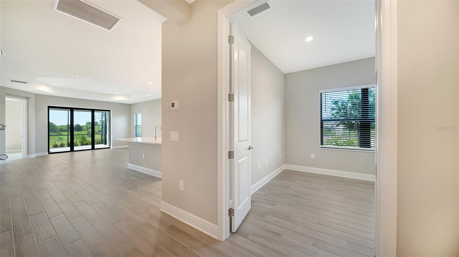 100 CORSERRA DR, NOKOMIS, FL, 34275