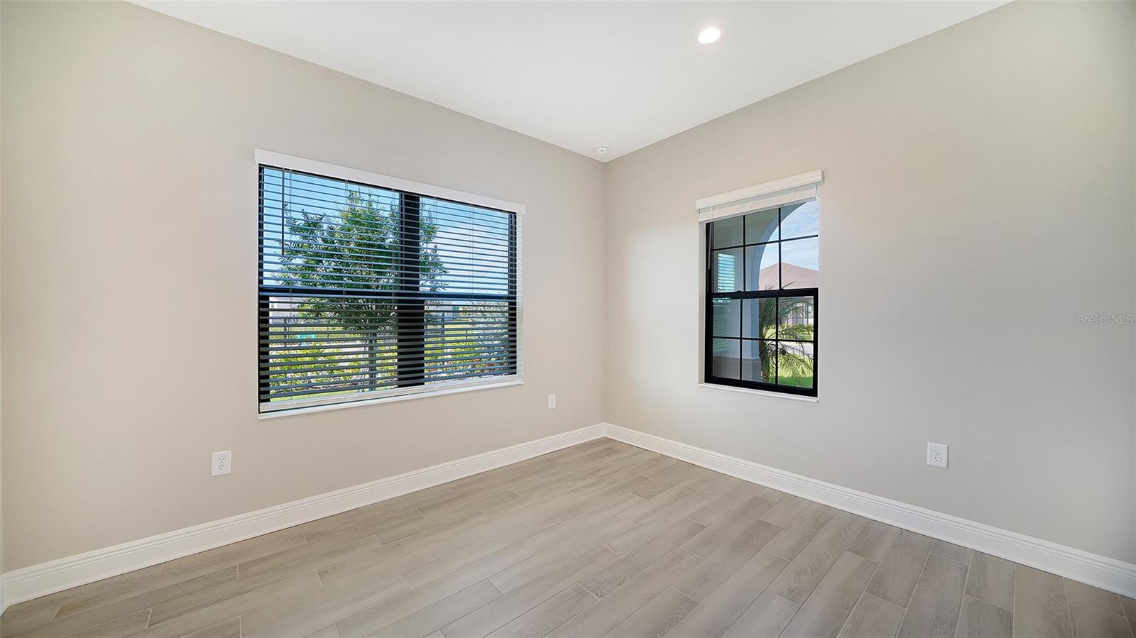 100 CORSERRA DR, NOKOMIS, FL, 34275